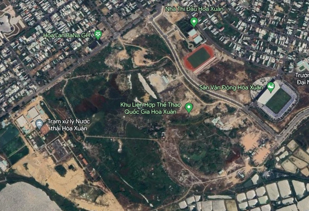 Khu đất đấu giá nằm bên cạnh sân vận động Hòa Xuân. Ảnh chụp màn hình