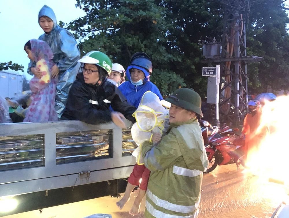 đà nẵng ngập lụt sơ tán