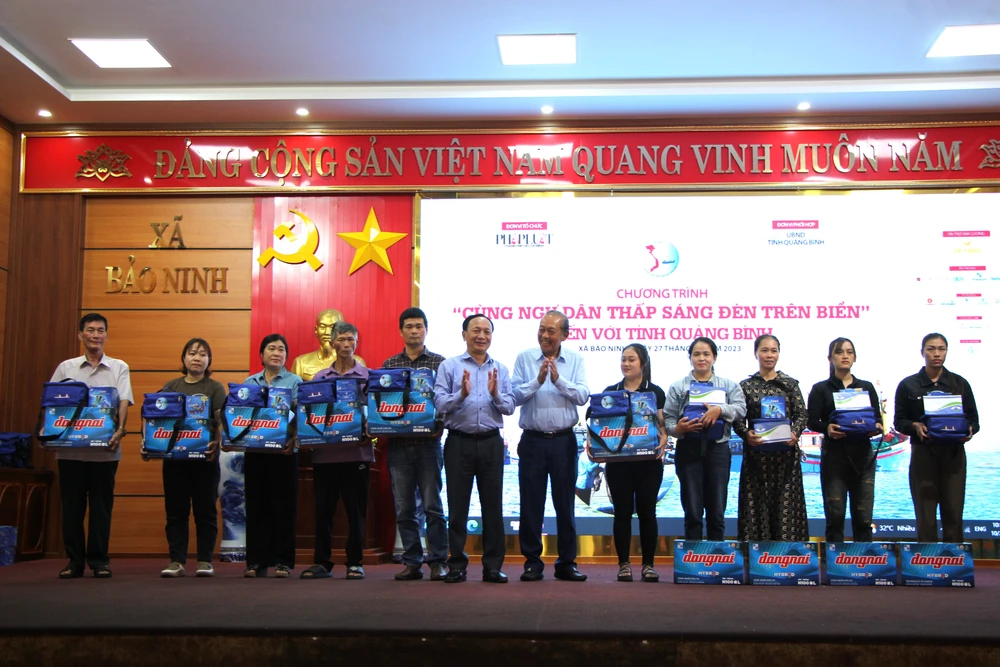 chương trình ngư dân quảng bình đèn trên biển