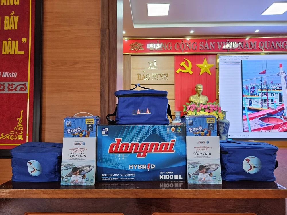 ngư dân đèn trên biển quảng bình pháp luật tphcm