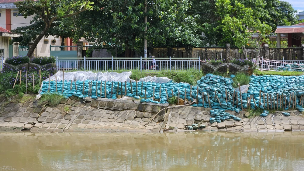 đà nẵng bờ kè sông phú lộc sạt lở