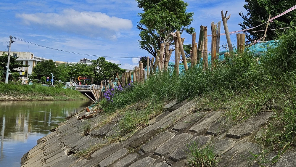 đà nẵng bờ kè sông phú lộc sạt lở