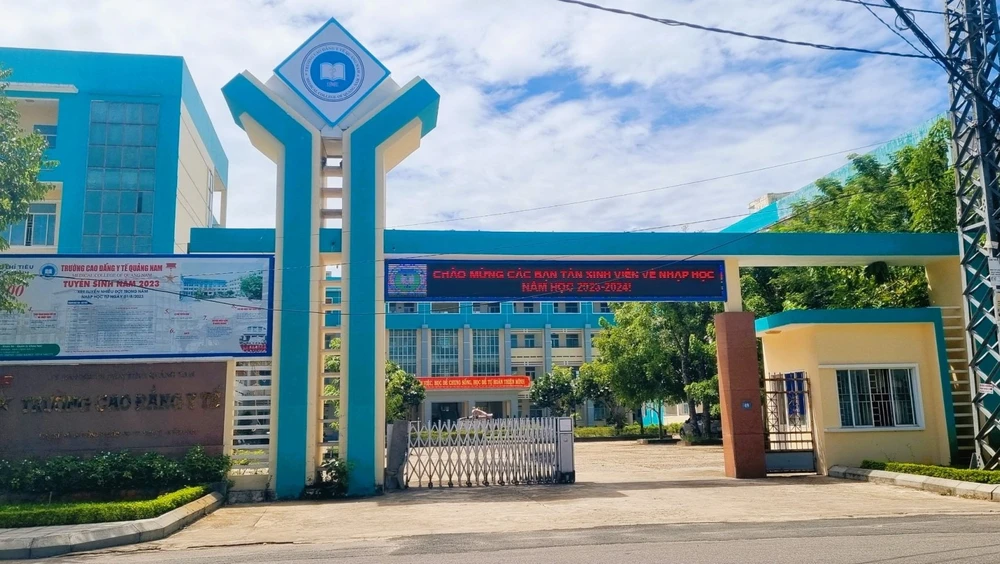 trường cao đẳng y tế quảng nam nợ lương ngừng việc