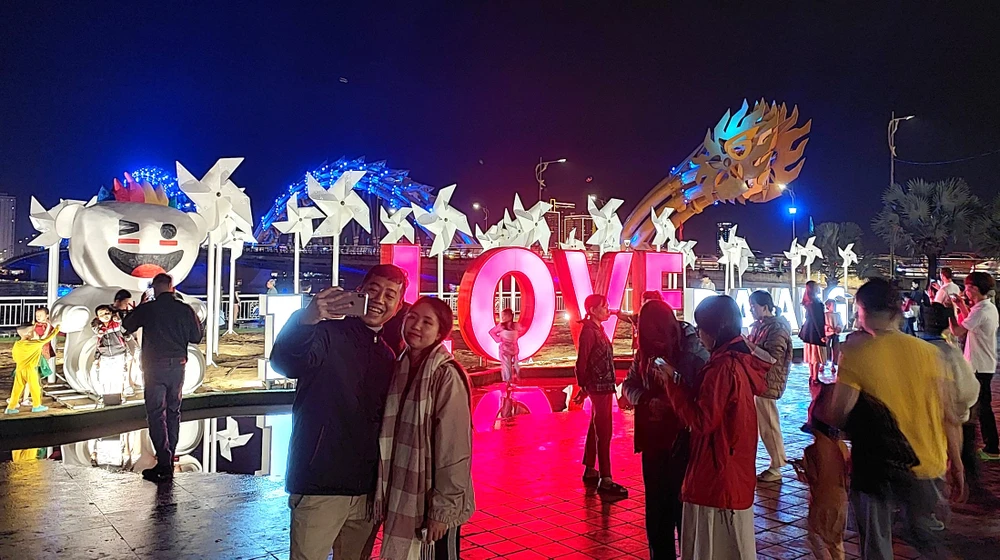 đón năm mới 2024 đà nẵng