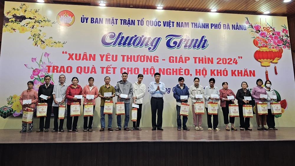 quà tết cho hộ nghèo đà nẵng