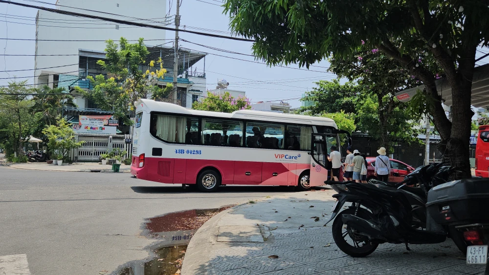 xe du lịch đón trả khách đà nẵng