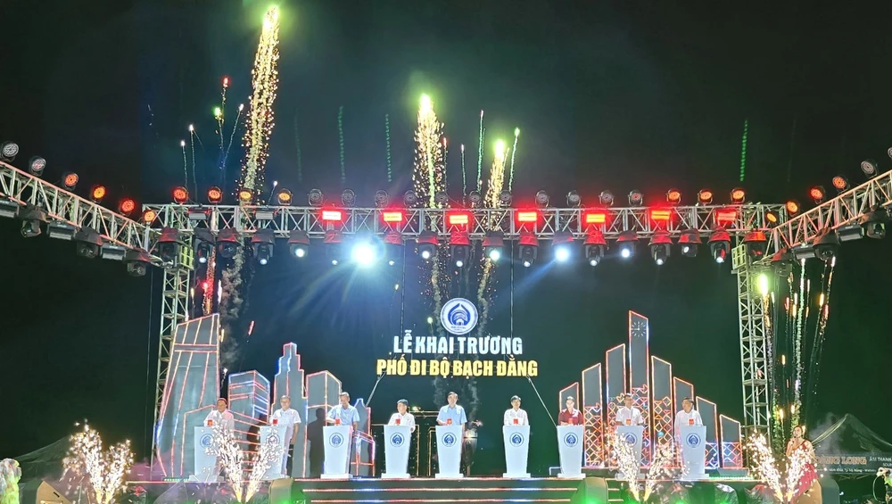 phố đi bộ bạch đằng