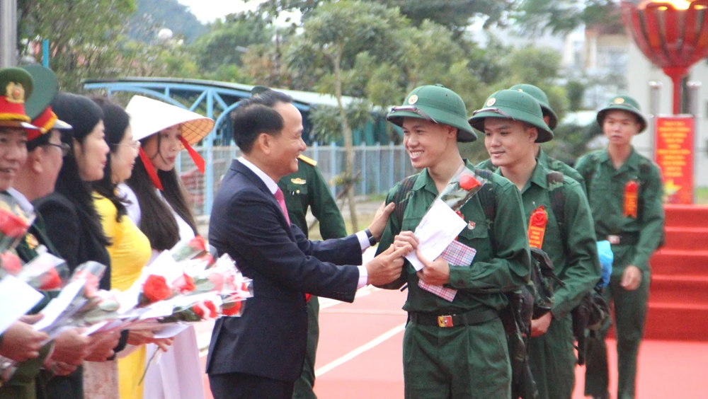 tân binh lên đường nhập ngũ đà nẵng