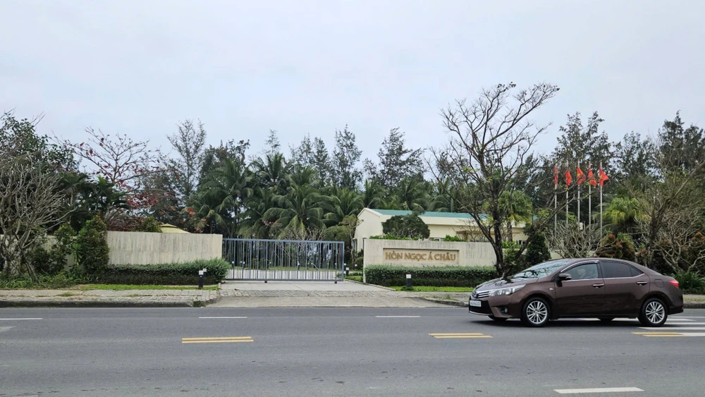 đất vàng ven biển