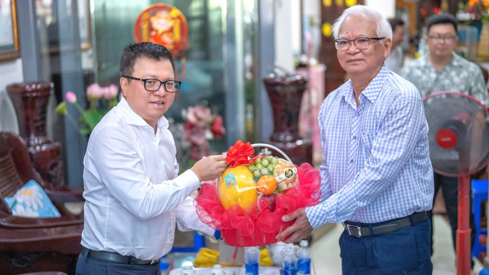 phó trưởng ban tuyên giáo và dân vận trung ương