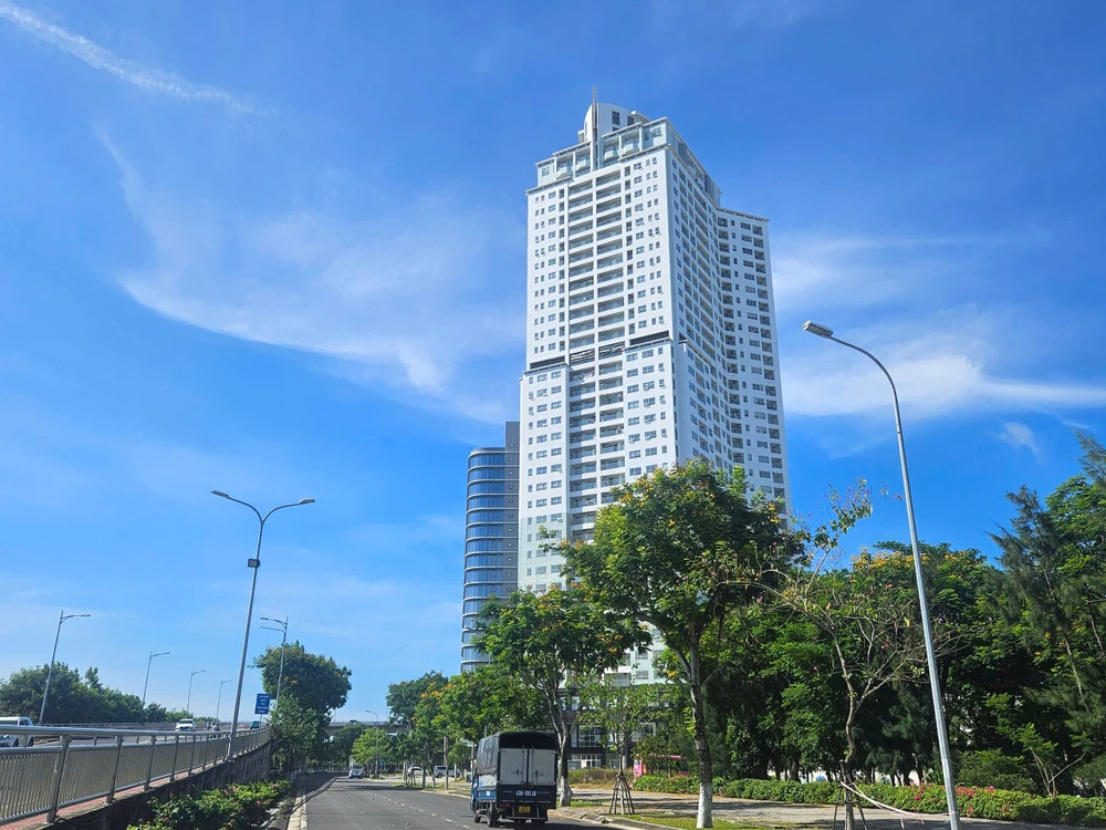 tòa nhà blooming tower