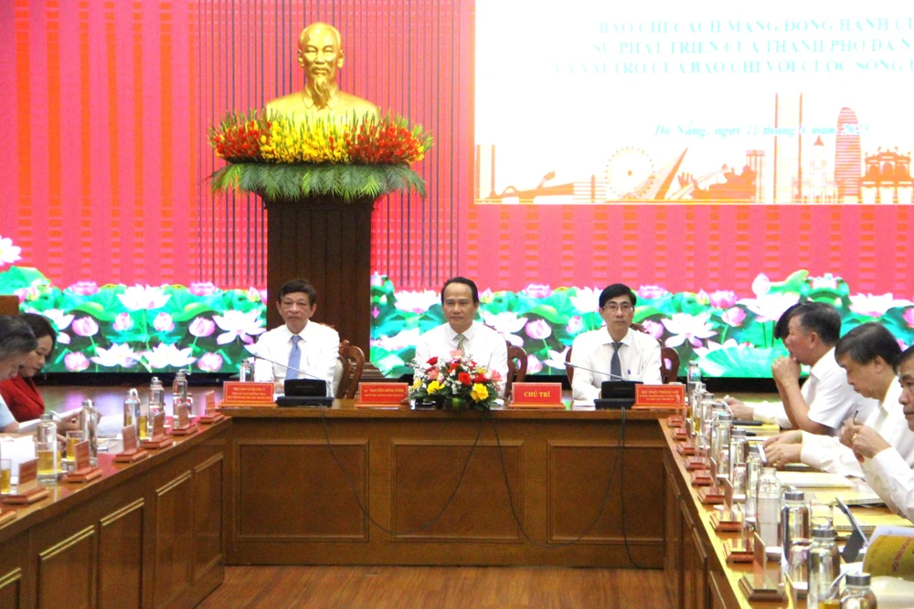 báo chí cách mạng