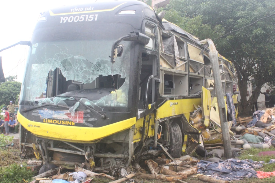 vụ lật xe khách ở hà tĩnh