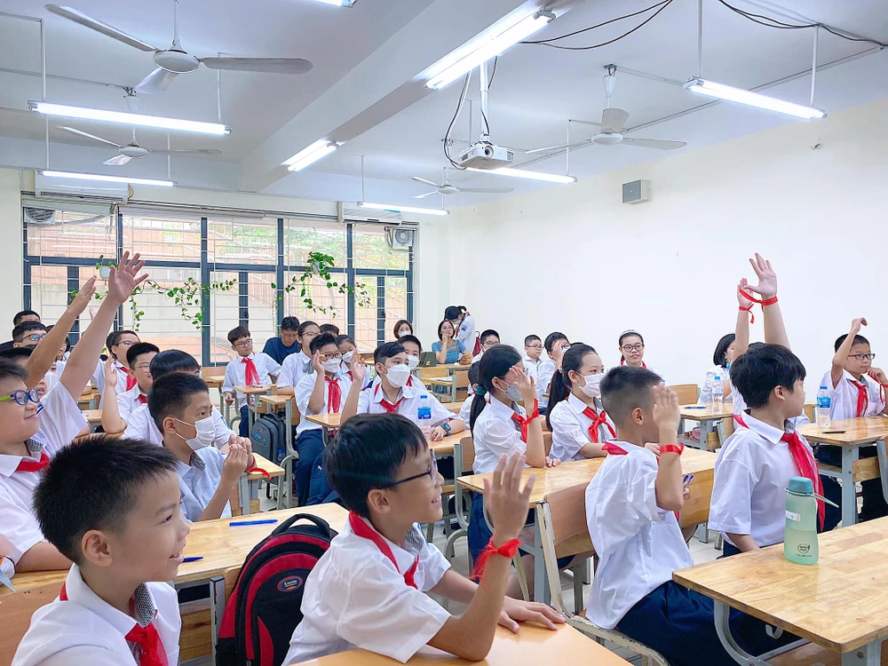 tuyển sinh lớp 6 trường THPT Chuyên Hà Nội - Amsterdam.jpg