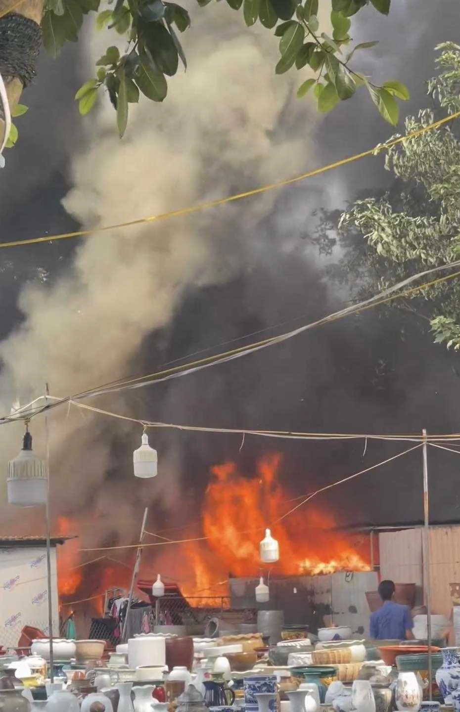 cháy lớn.jpg