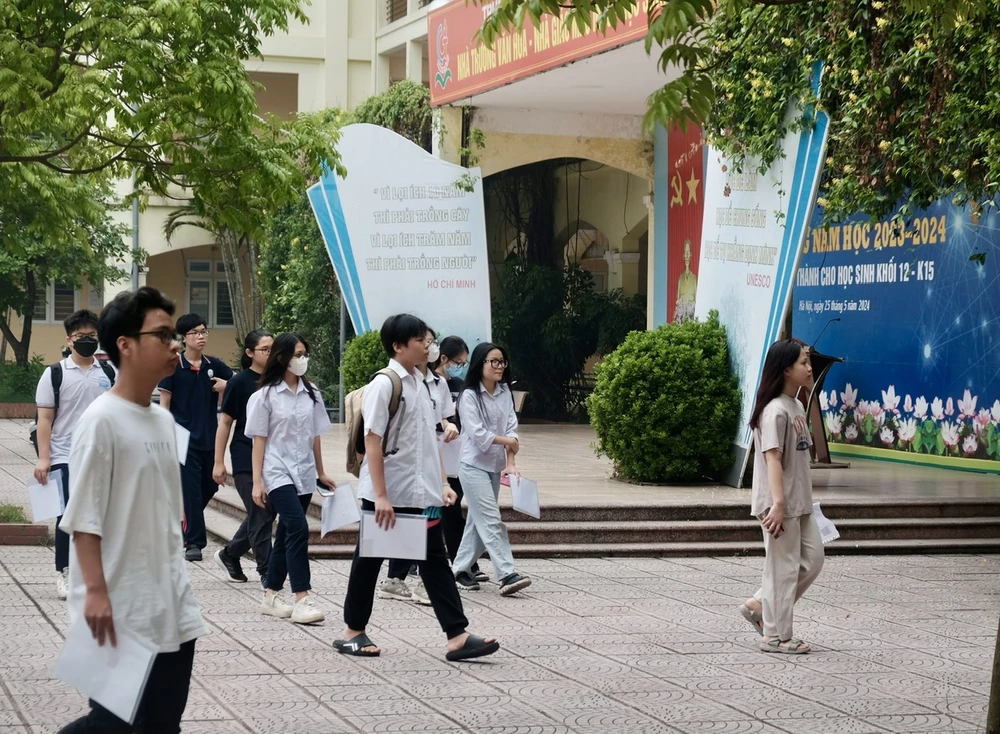 thi môn Văn vào lớp 10 ở Hà Nội 1.jpg