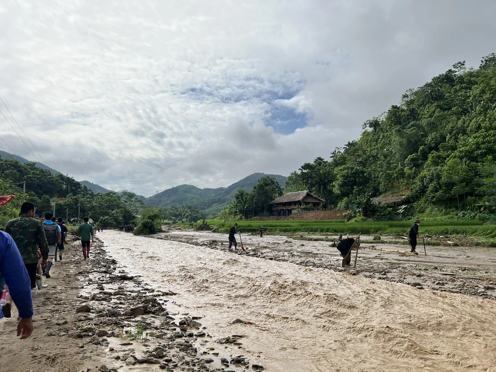 thôn làng nủ 2.jpg