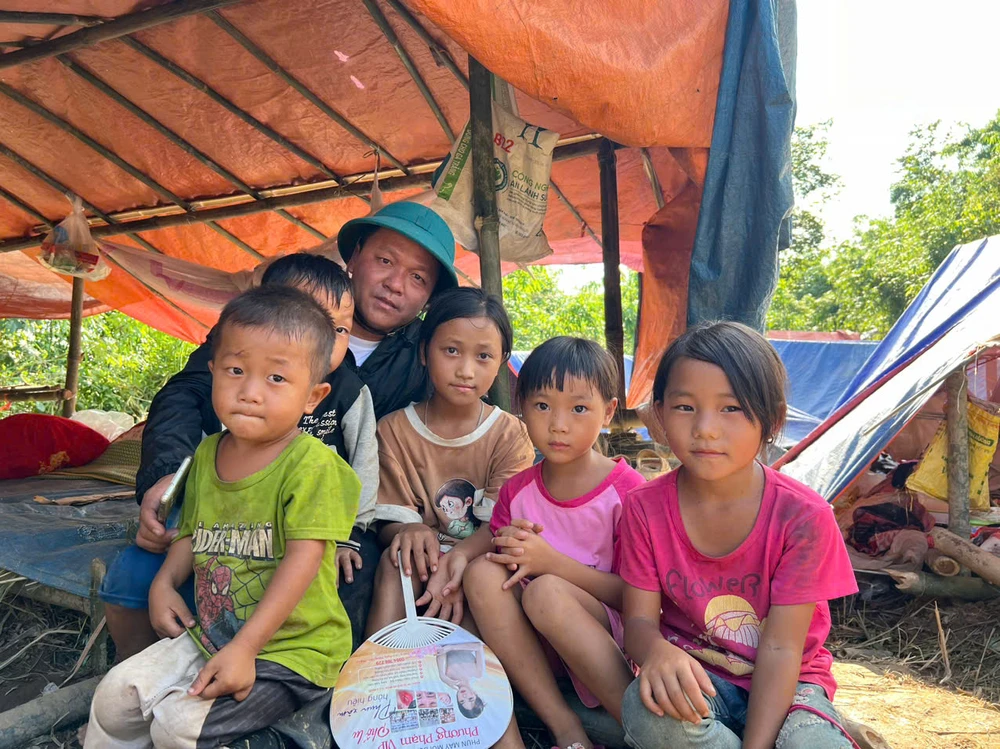 giảm học phí cho học sinh vùng lũ