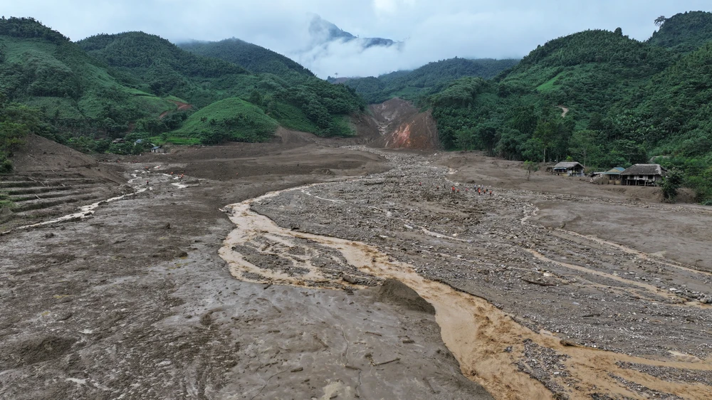 thôn làng nủ 111.JPG