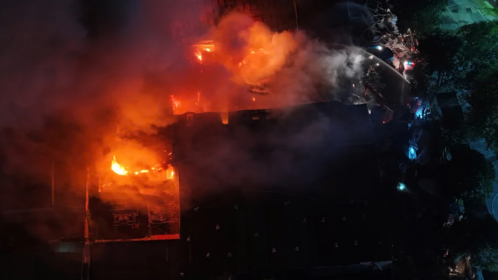 cháy kho hàng 1.jpg