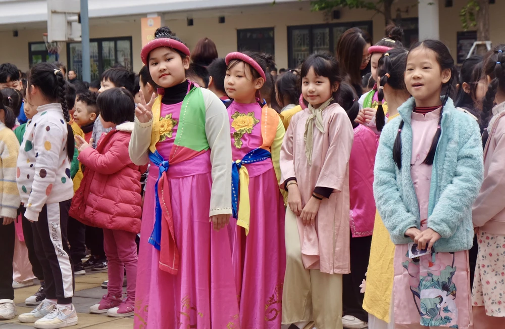 sinh con thứ ba.jpg