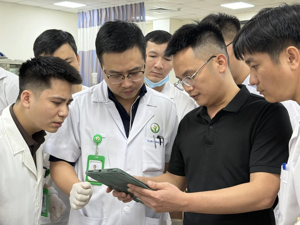 lật xe khách ở Tam Đảo