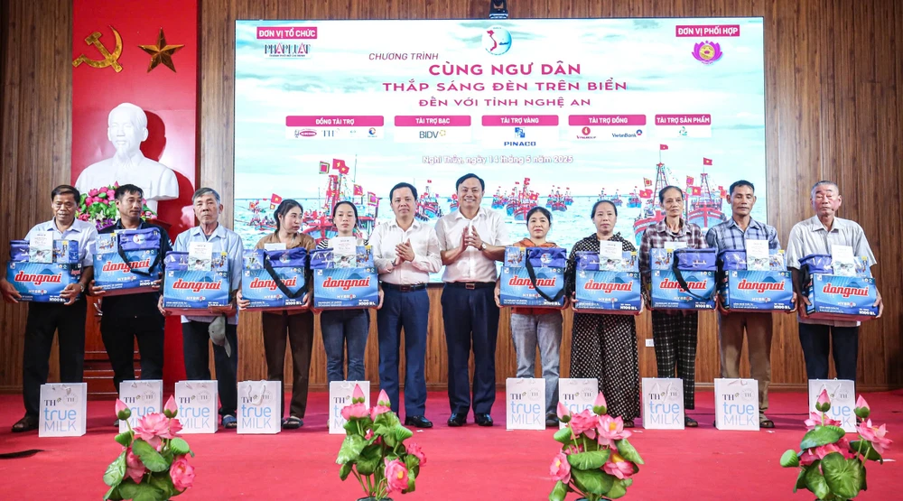 cùng ngư dân 11.jpg