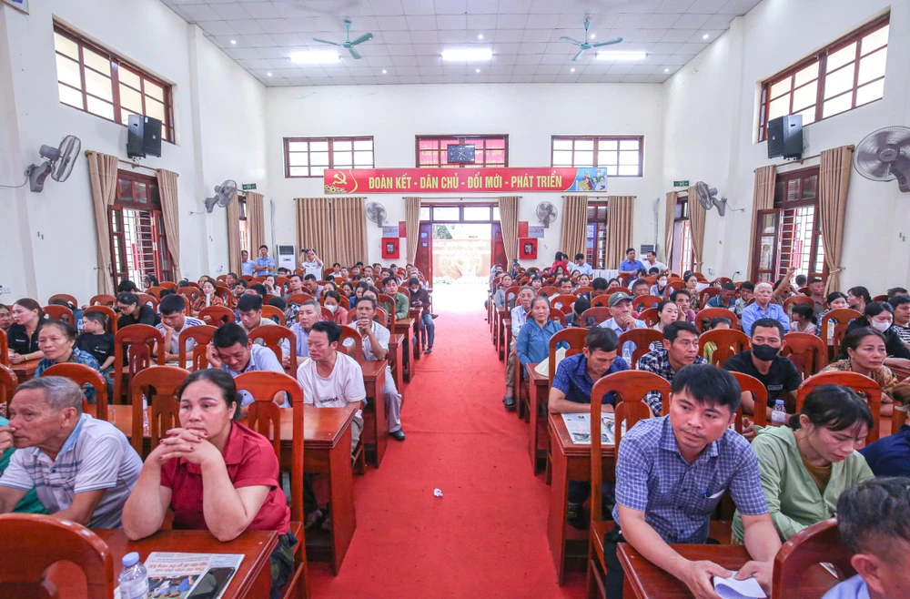 cùng ngư dân thắp sáng đèn trên biển 5.jpg