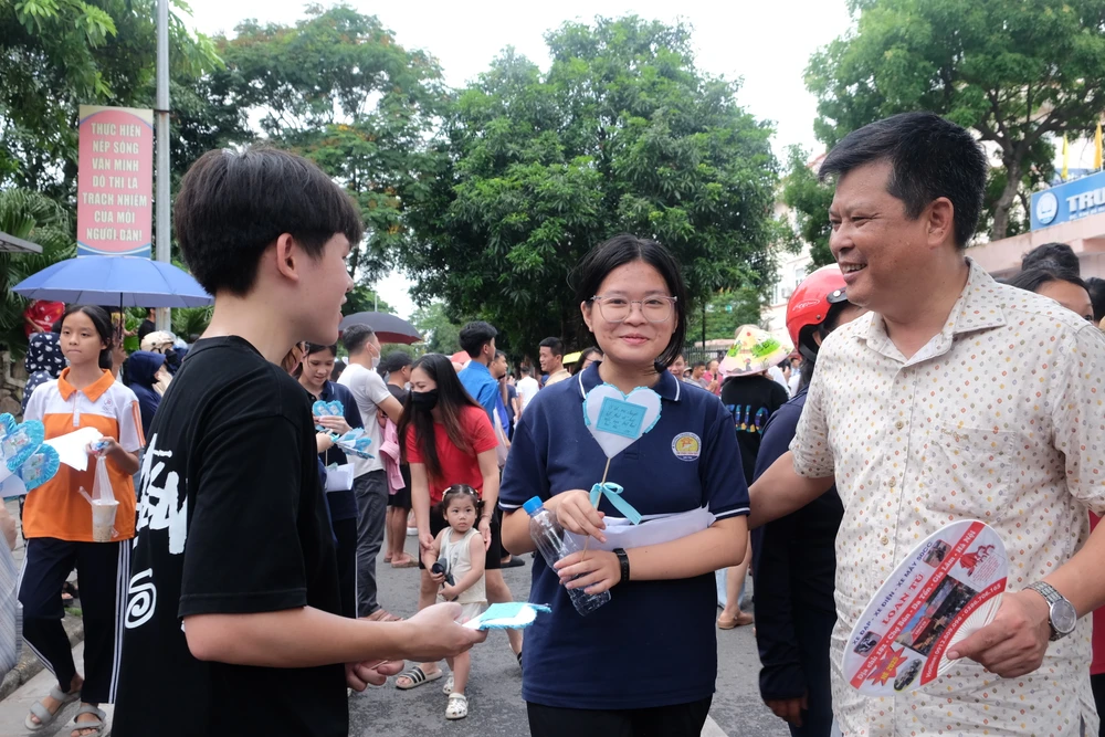Hơn 102.000 sĩ tử Hà Nội đã hoàn thành đề thi môn Toán - môn thi cuối cùng trong kỳ thi tuyển sinh vào lớp 10 công lập năm 2025. Ảnh: TT