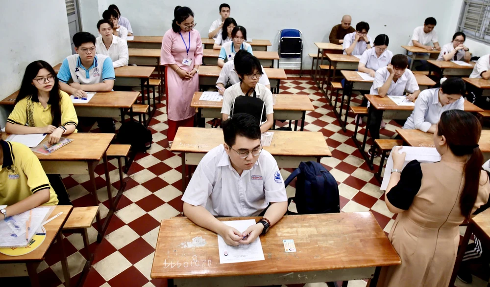 thi tốt nghiệp THPT 2025