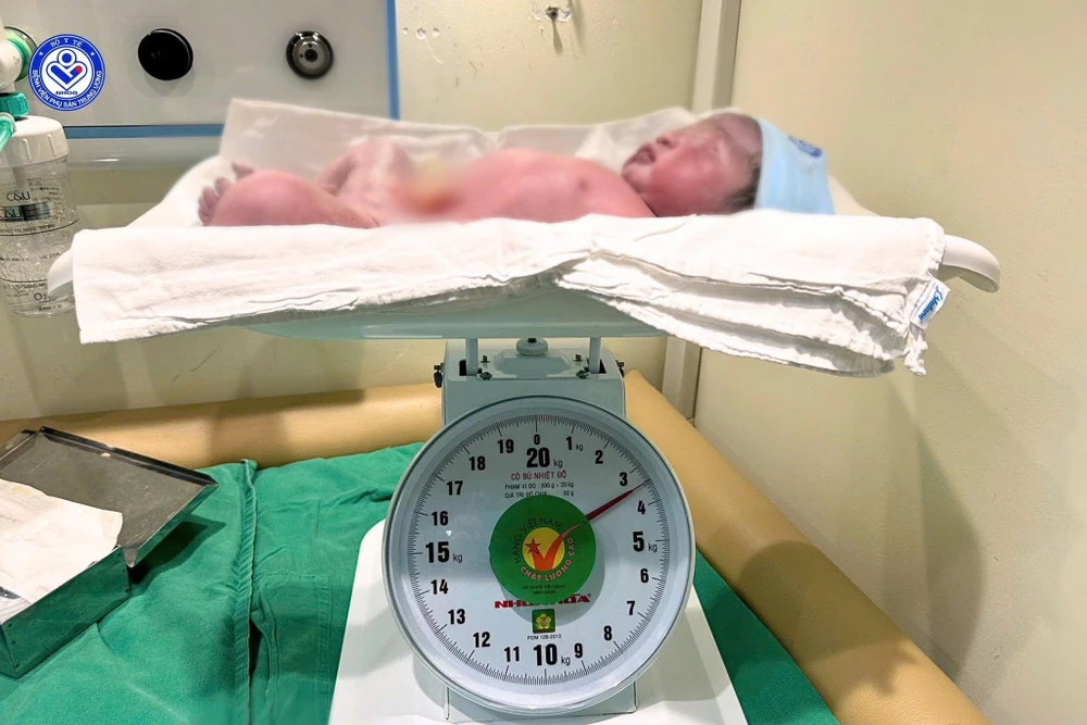 Sản phụ nặng 178 kg