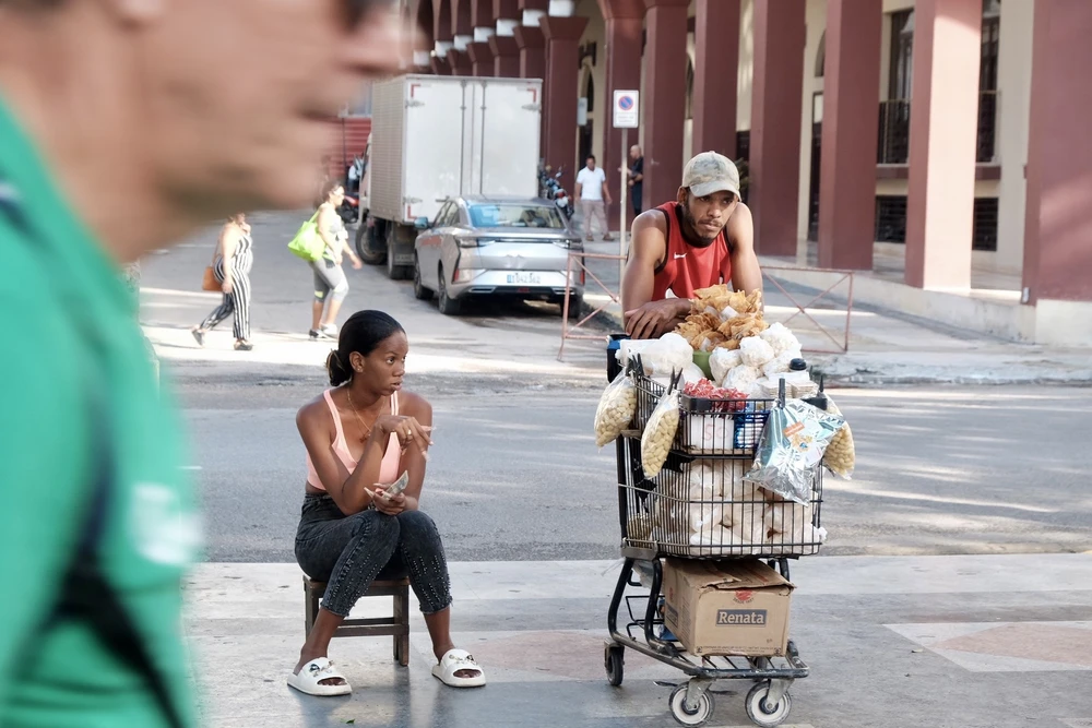 buôn bán trên đường.jpg