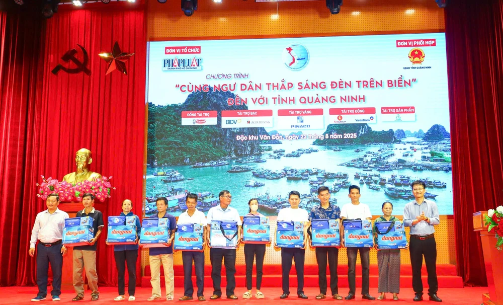 cùng ngư dân 13.jpg