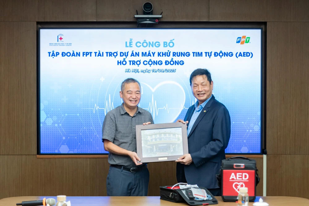 máy khử rung tim tự động