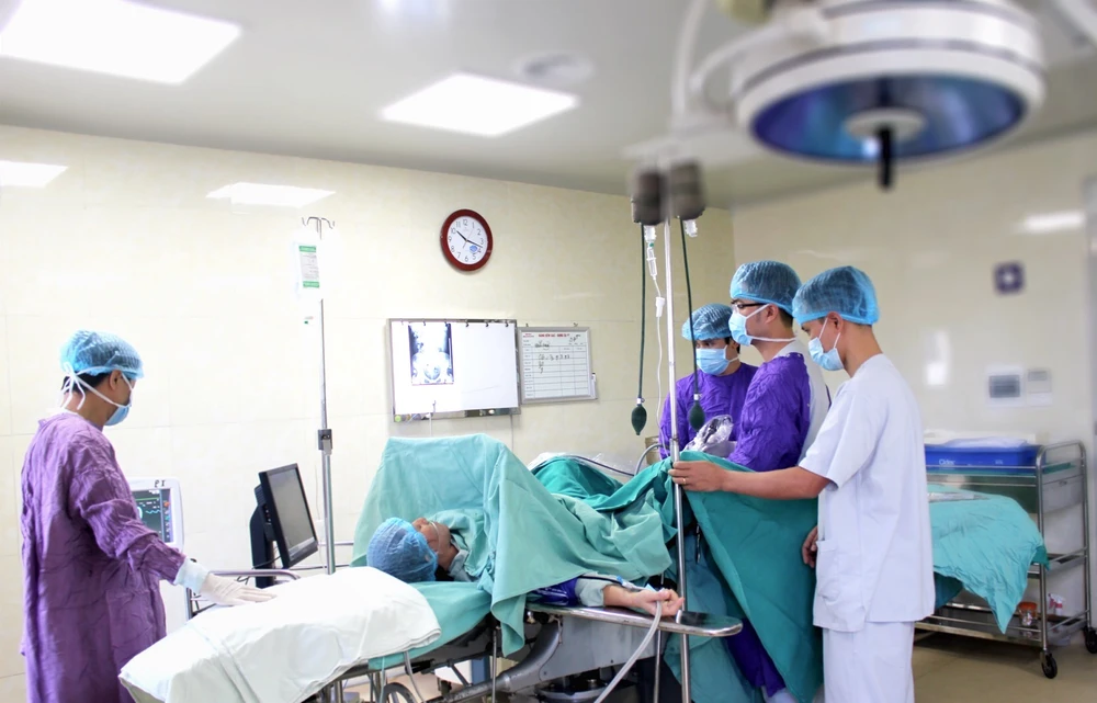 máy tán sỏi laser