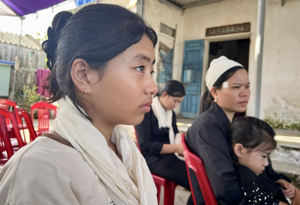 cơn lốc xoáy.jpg