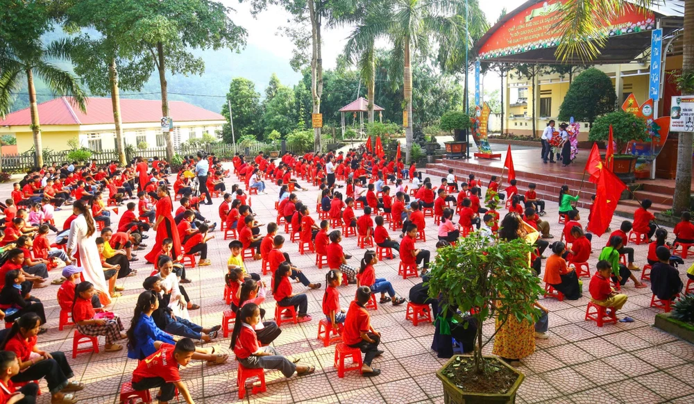 sáp nhập trường