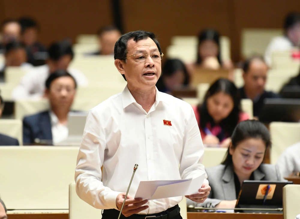 thứ trưởng bộ y tế nguyễn tri thức.jpg