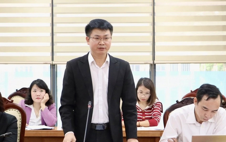 giáo sư trẻ nhất 2.jpg