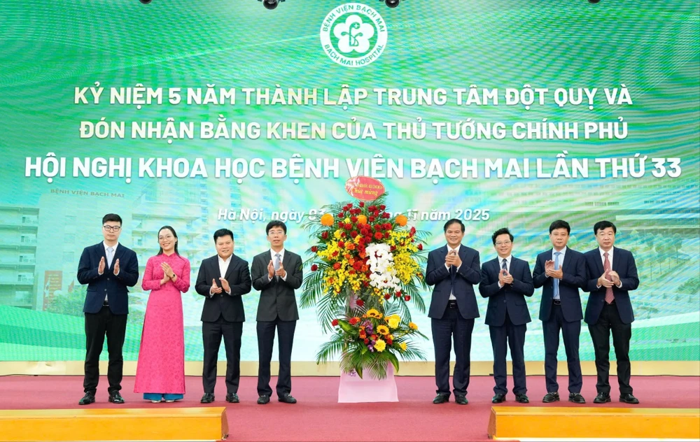 giáo sư trẻ nhất Mai Duy Tôn 1.jpg