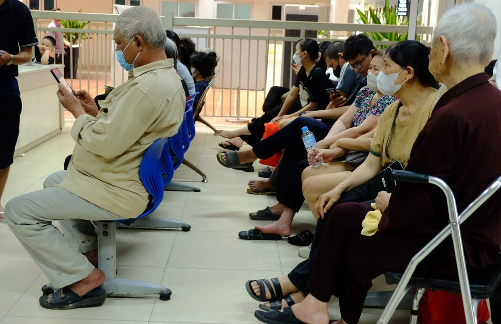 BHYT thanh toán 100% chi phí khám chữa bệnh.JPG