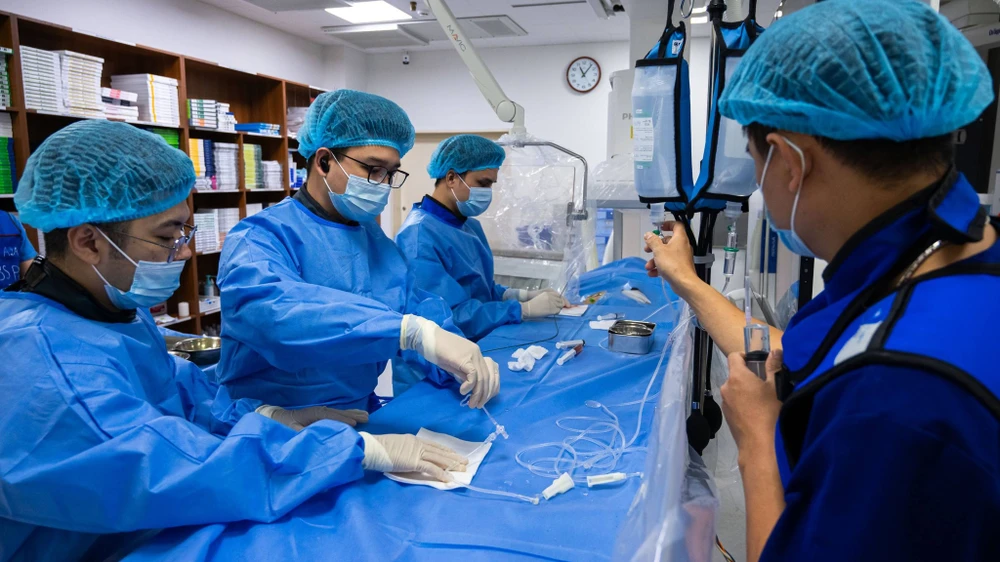 bệnh viện trường đại học