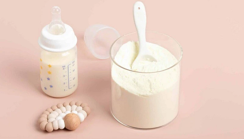 sữa bột cho trẻ sơ sinh.jpg