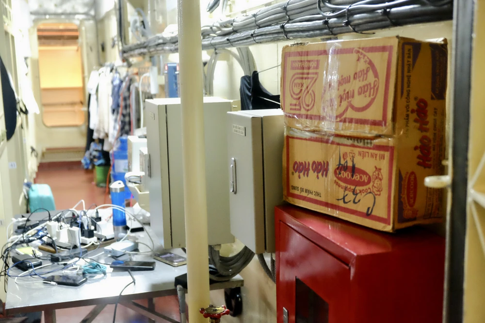 tàu 528 vùng 5 hải quân 14.jpg