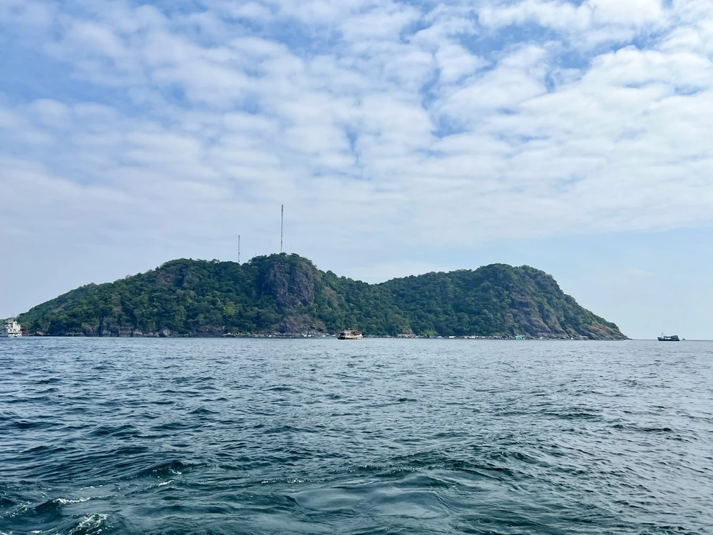 đảo hòn chuối.jpg