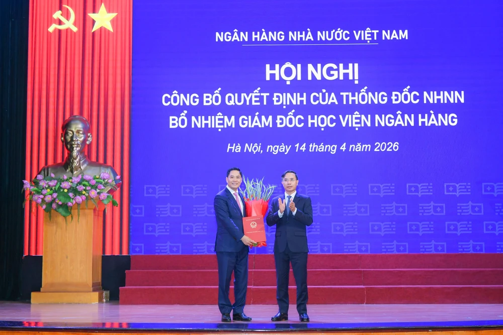 học viện ngân hàng.jpg