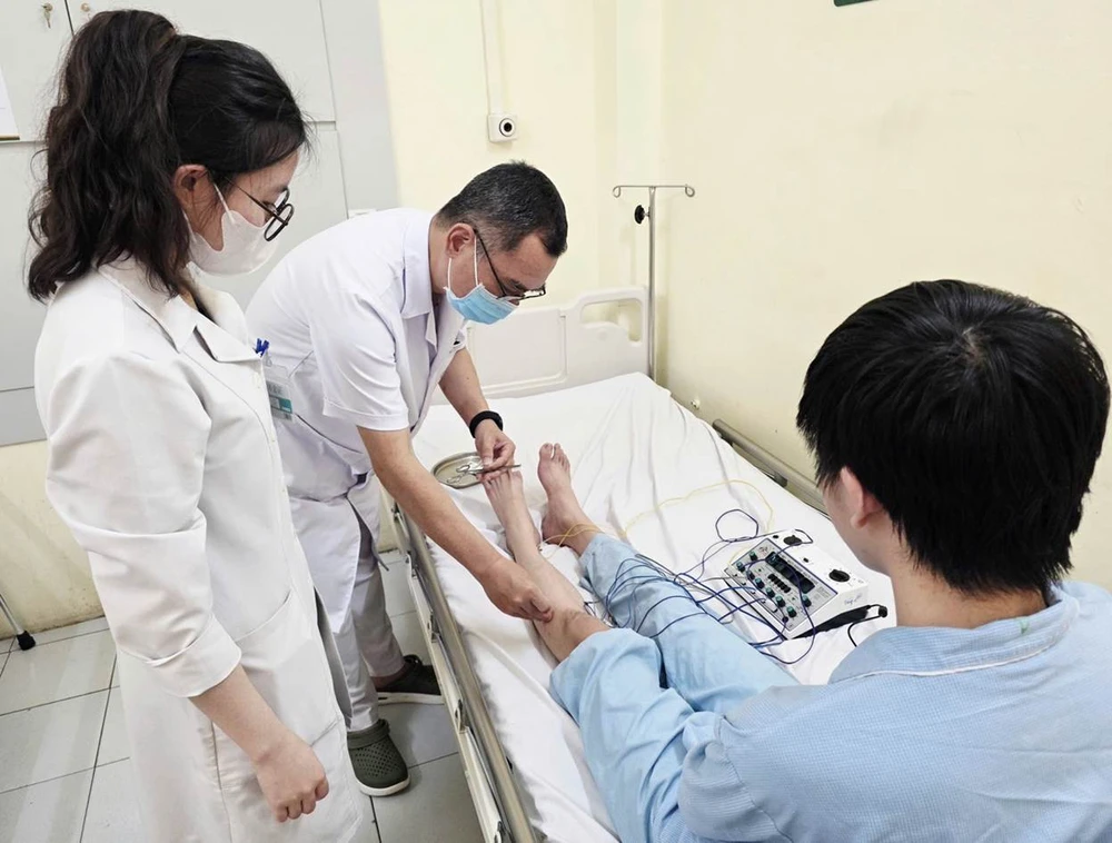 ngồi khoanh chân.jpg