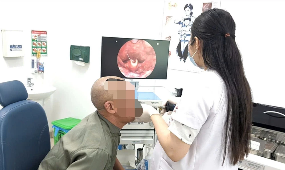 nhai đá.jpg
