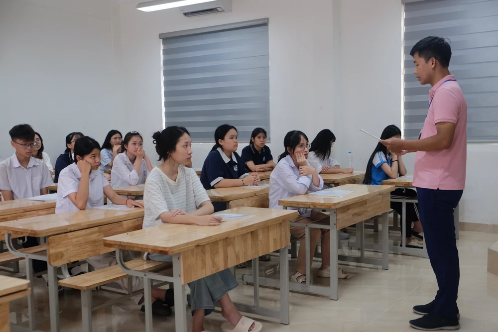 THI VÀO LỚP 10 13.JPG