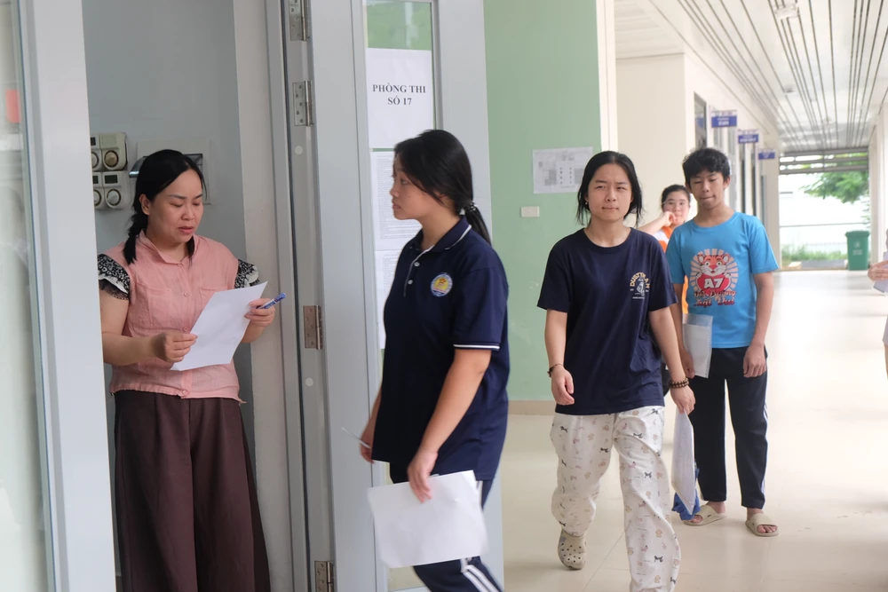 THI VÀO LỚP 10 16.JPG